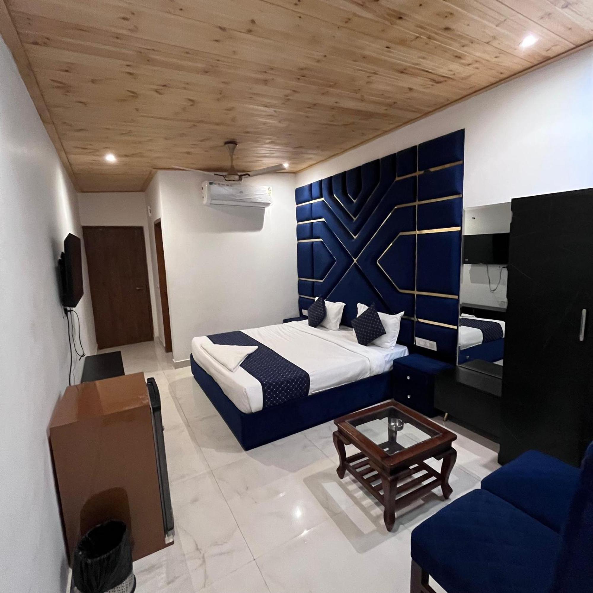 La Casca Experience Hotel Zirakpur Exterior photo