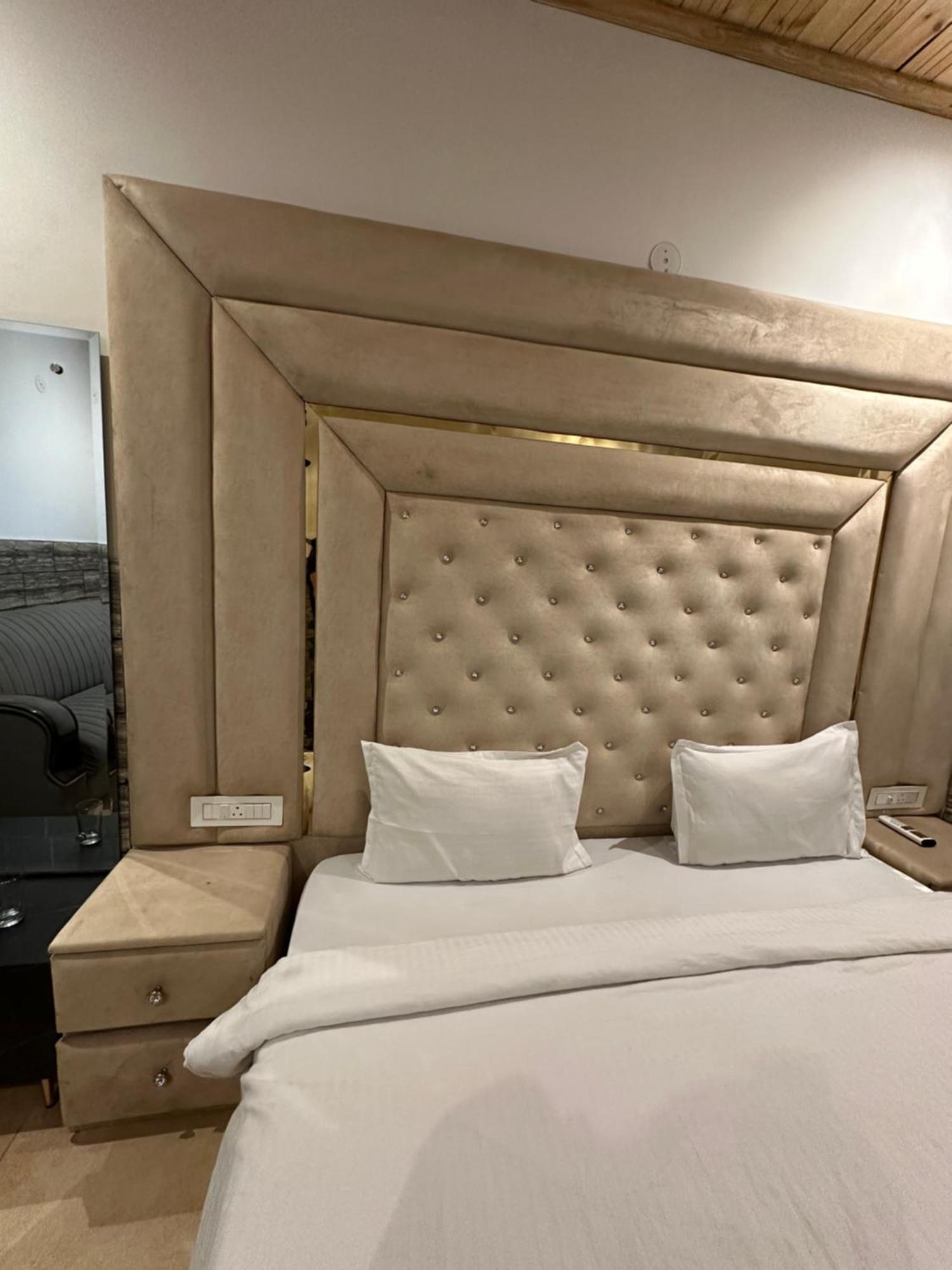 La Casca Experience Hotel Zirakpur Exterior photo